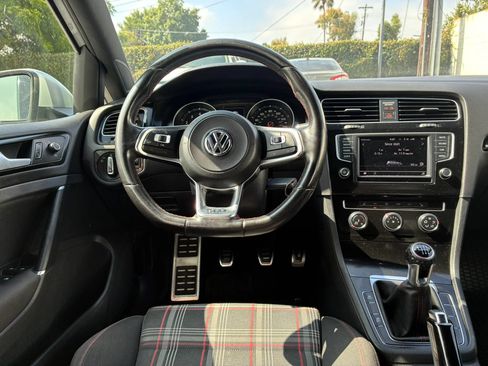 Used 2017 Volkswagen GTI S FWD image 38