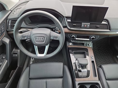 Certified 2024 Audi Q5 e Premium w/ Convenience Package image 14