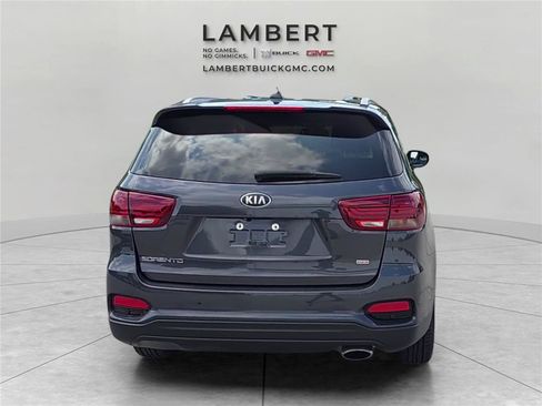 Used 2019 Kia Sorento FWD w/ LX Convenience Package image 4