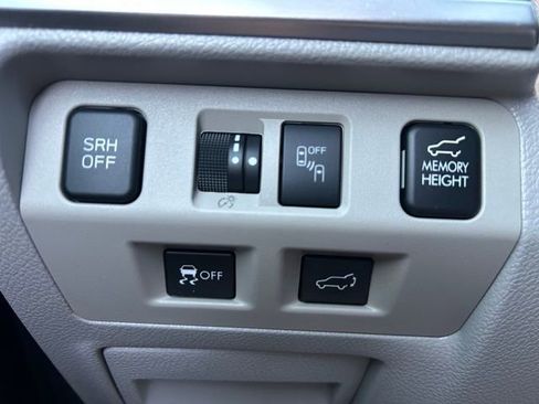 Used 2018 Subaru Forester 2.5i Limited image 22