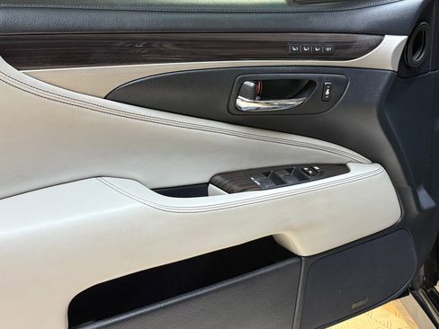 Used 2014 Lexus LS 460 AWD image 13