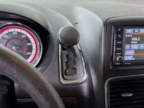 Used 2019 Dodge Grand Caravan SE w/ UConnect Hands-Free Group FWD image 10