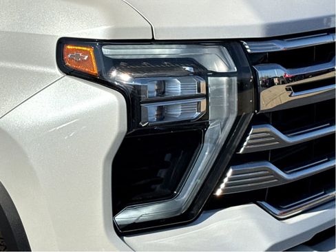 Used 2024 Chevrolet Silverado 2500 High Country w/ High Country Premium Package image 5