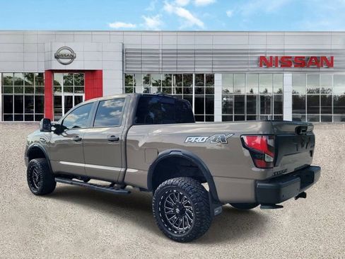 Used 2024 Nissan Titan PRO-4X w/ Pro-4x Convenience Package image 6