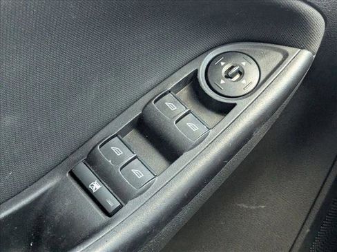 Used 2018 Ford Focus SE image 12