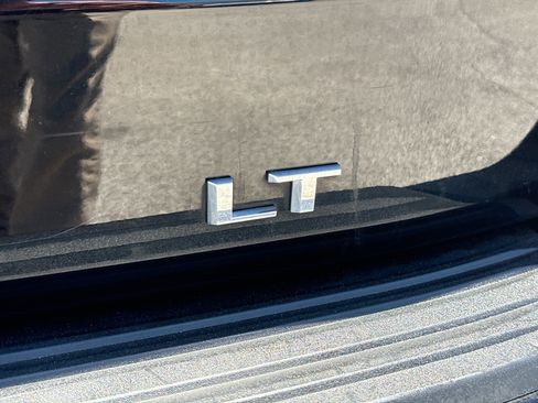Used 2024 Chevrolet Tahoe LT RWD image 11
