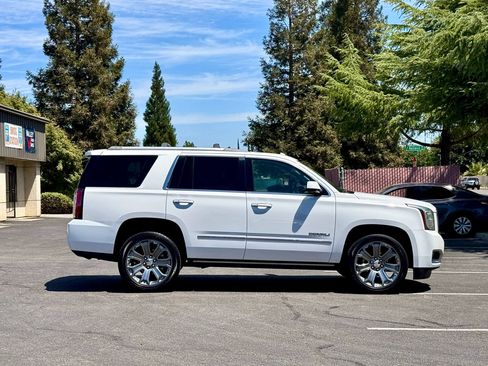 Used 2015 GMC Yukon Denali w/ Premium Package RWD image 2
