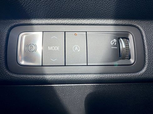 Used 2026 Chevrolet Traverse LT FWD image 36