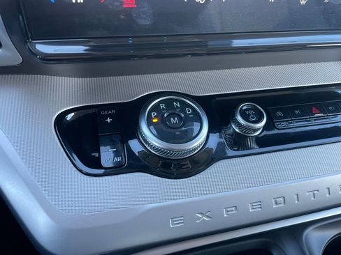 New 2026 Ford Expedition Active image 13