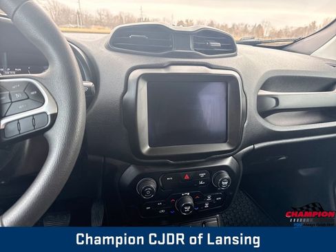 Used 2023 Jeep Renegade Latitude image 19