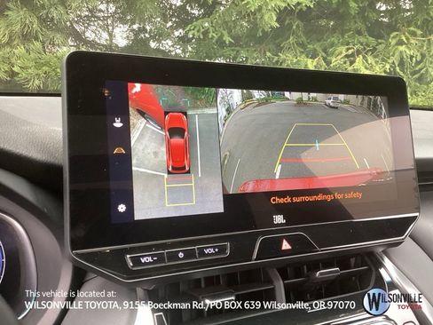 Used 2024 Toyota Venza Limited image 15