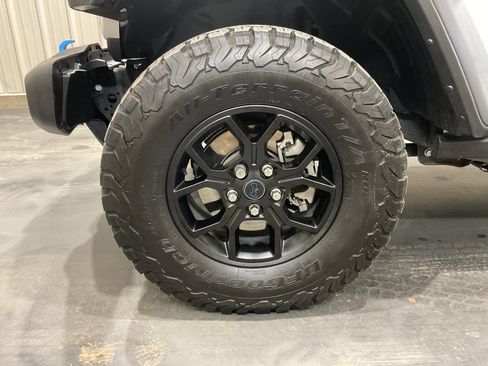 Used 2024 Jeep Wrangler Unlimited image 6