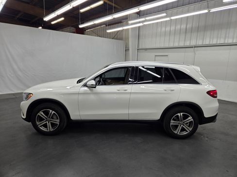 Used 2018 Mercedes-Benz GLC 300 4MATIC image 2