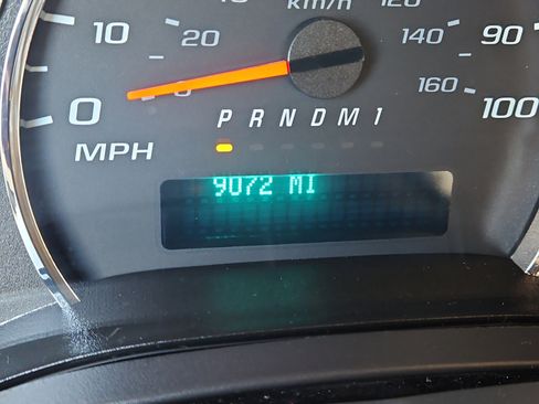 Used 2023 Chevrolet Express 2500 w/ Driver Convenience Package image 6