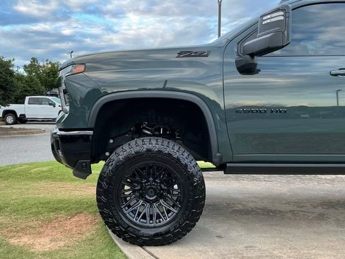 Used 2025 Chevrolet Silverado 2500 LTZ w/ Trail Boss Package AWD/4WD image 12