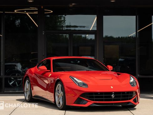 Used 2014 Ferrari F12 Berlinetta RWD image 2