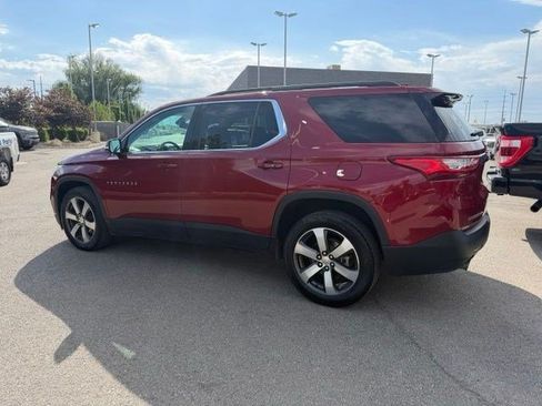 Used 2020 Chevrolet Traverse LT w/ LT Premium Package AWD/4WD image 2