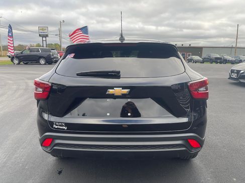 Used 2025 Chevrolet Trax LS image 6