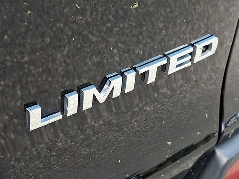 Used 2020 Jeep Cherokee Limited w/ Luxury Group AWD/4WD image 30
