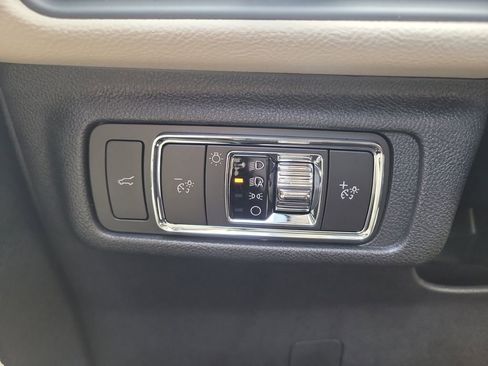 Used 2026 Lincoln Corsair Premiere image 26