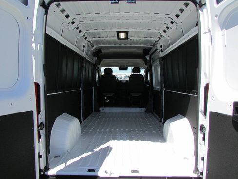 Used 2026 RAM ProMaster 2500 w/ Convenience Group FWD image 28