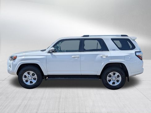 Certified 2024 Toyota 4Runner SR5 Premium AWD/4WD image 4