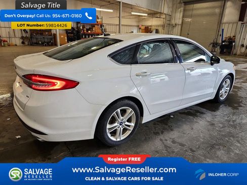 Used 2018 Ford Fusion SE w/ Fusion SE Technology Package FWD image 4