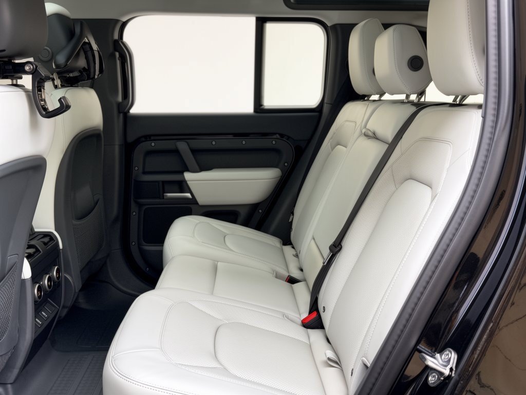 New 2026 Land Rover Defender 110 S AWD/4WD image 25