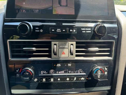Used 2024 INFINITI QX80 Sensory AWD/4WD image 30