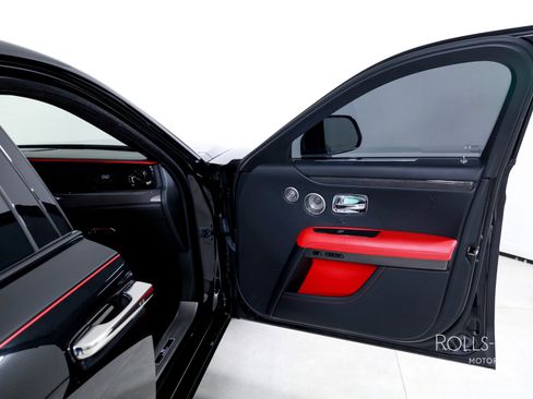 Used 2022 Rolls-Royce Ghost Black Badge image 32