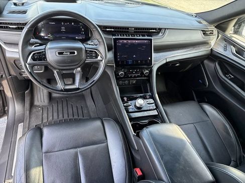 Used 2023 Jeep Grand Cherokee Overland w/ Advanced Protech Group III AWD/4WD image 20