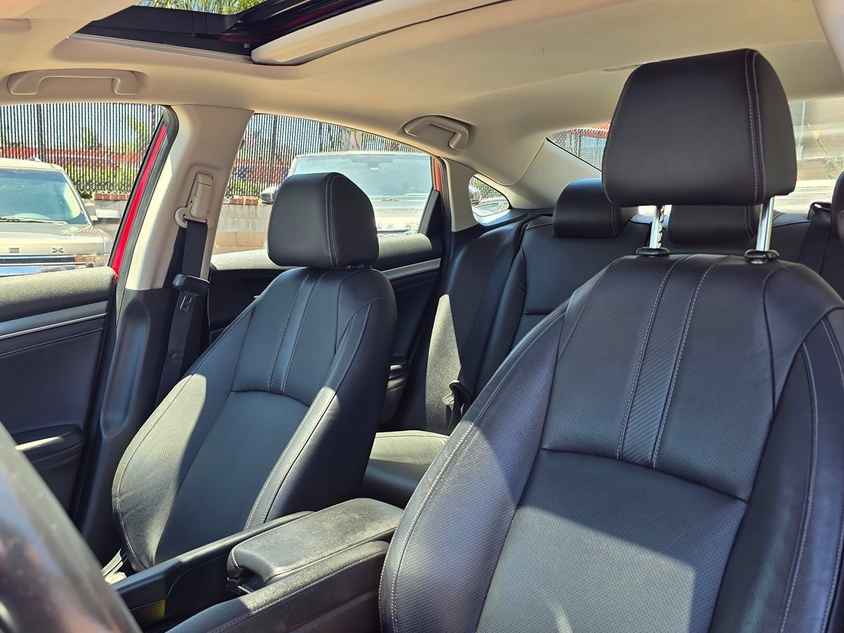 Used 2018 Honda Civic Touring image 21