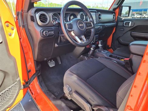 Used 2018 Jeep Wrangler Unlimited Rubicon image 11