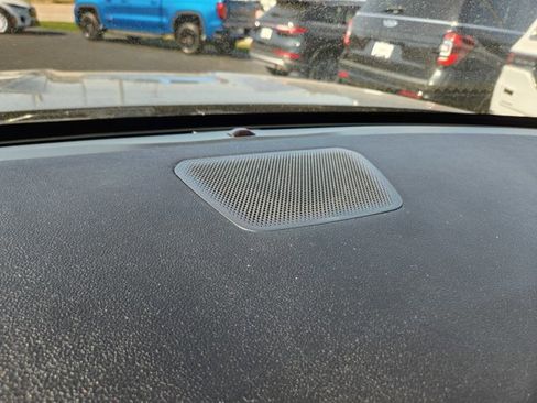 Used 2024 Ford Explorer Limited image 8