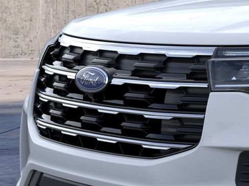 Used 2026 Ford Explorer Active AWD/4WD image 17
