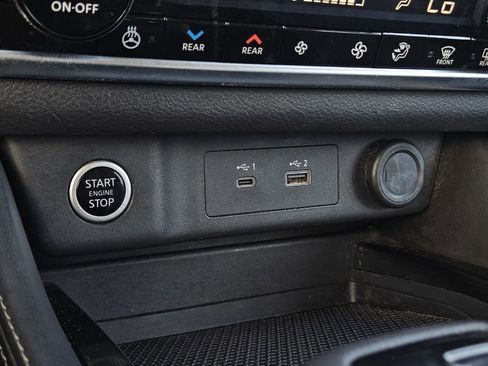 Used 2023 Nissan Rogue SL w/ SL Premium Package image 23