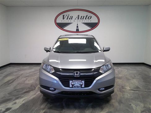 Used 2017 Honda HR-V EX image 5