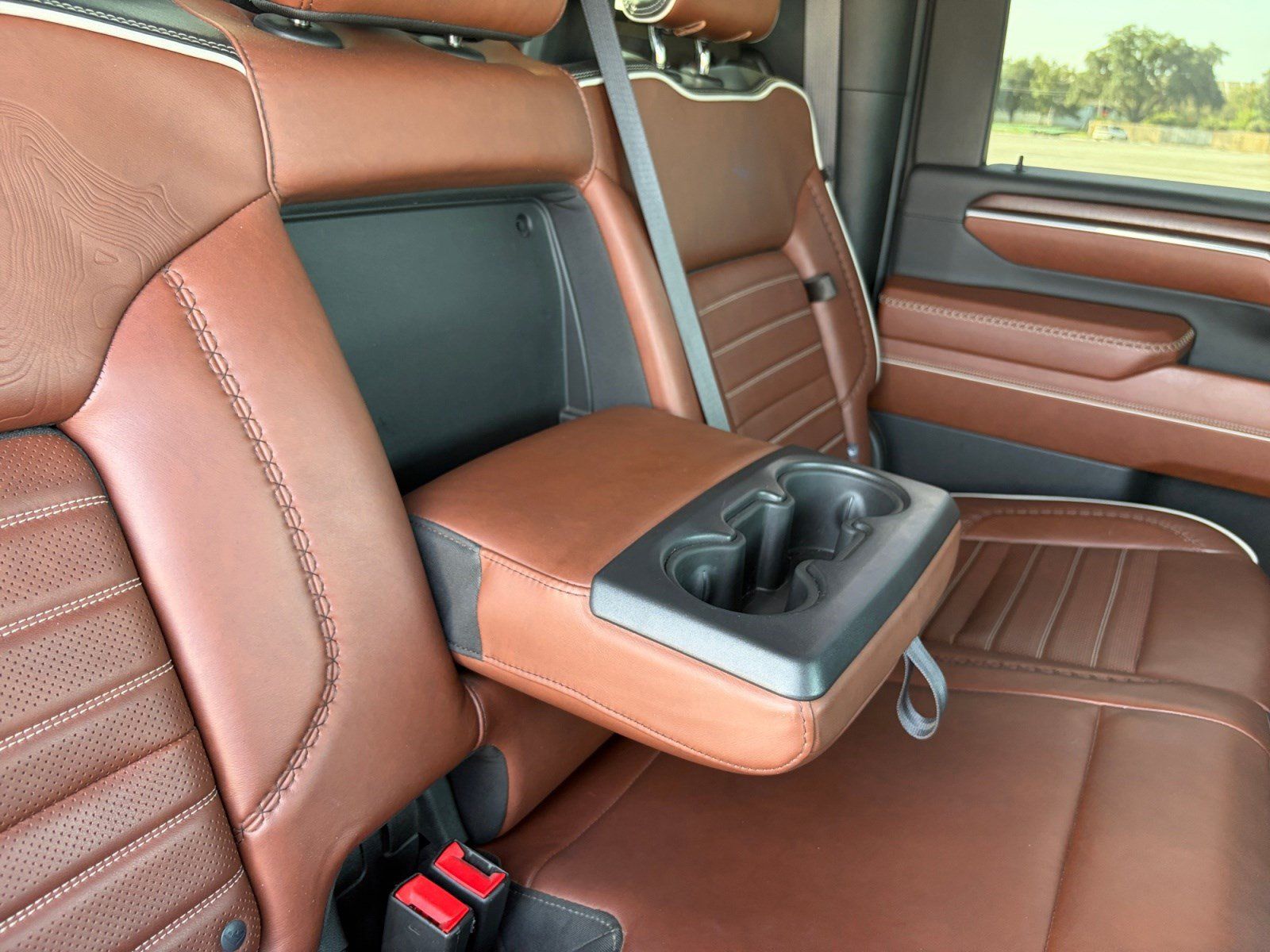 Used 2024 GMC Sierra 2500 Denali Ultimate AWD/4WD image 30