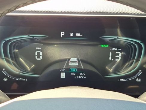 Used 2024 Kia Niro EX FWD image 18