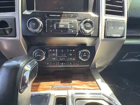 Used 2020 Ford F150 Lariat RWD image 32