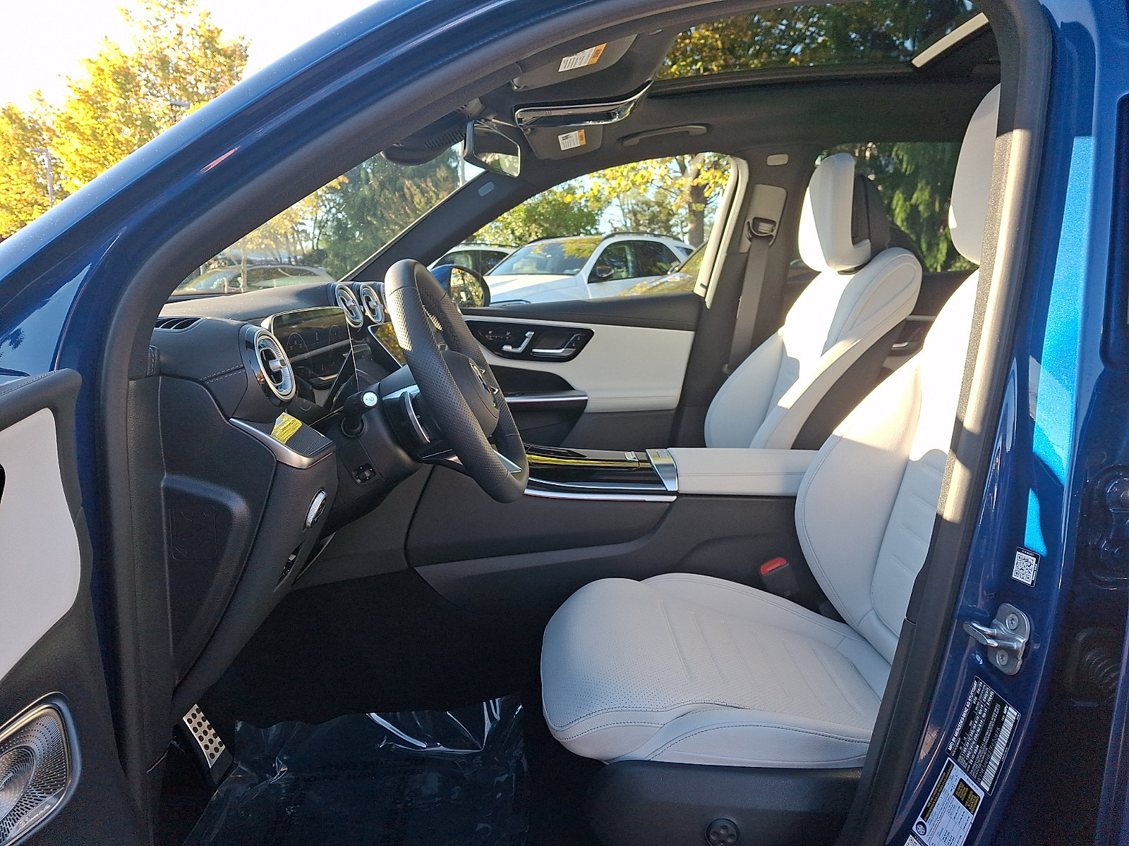 New 2026 Mercedes-Benz GLC 300 4MATIC image 11