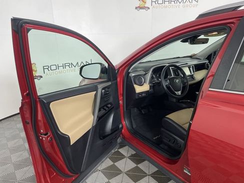 Used 2016 Toyota RAV4 Limited image 18