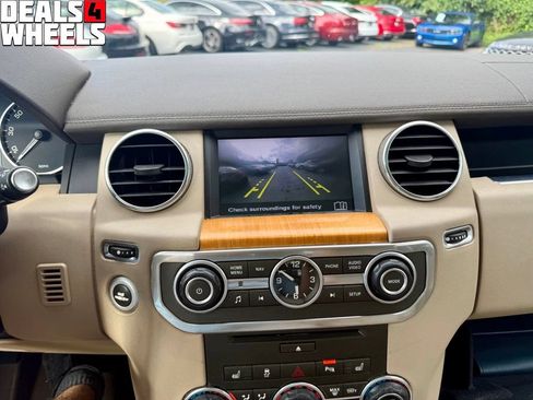 Used 2015 Land Rover LR4 HSE AWD/4WD image 26