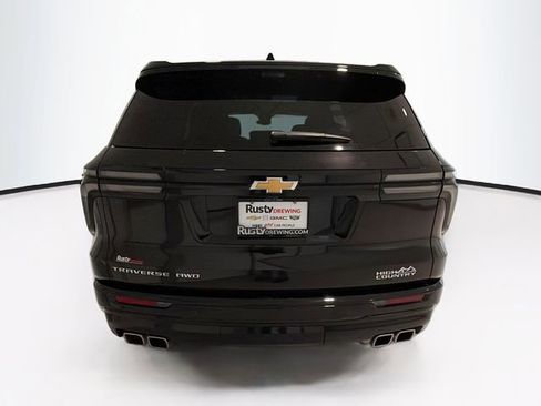 Used 2026 Chevrolet Traverse High Country w/ LPO, Floor Liner Package AWD/4WD image 6