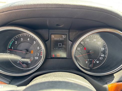 Used 2013 Jeep Grand Cherokee Overland w/ Advance Technology Group AWD/4WD image 10