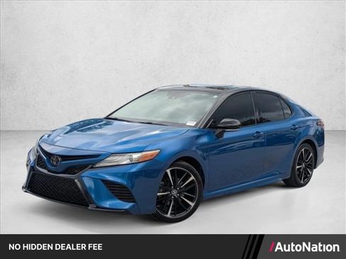 Used 2019 Toyota Camry XSE FWD image 1