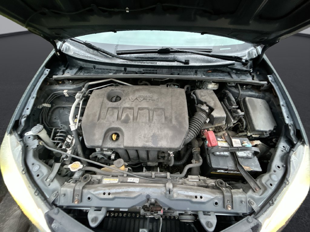 Used 2014 Toyota Corolla LE FWD image 30