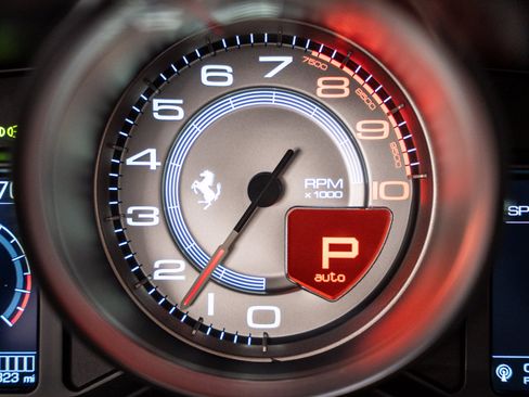 Used 2020 Ferrari Portofino RWD image 43