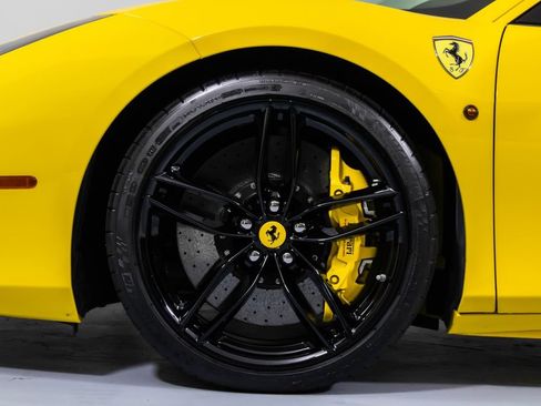 Certified 2019 Ferrari 488 GTB RWD image 61