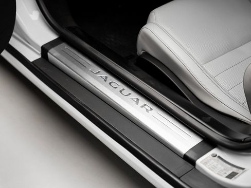 Used 2020 Jaguar F-TYPE Coupe image 57